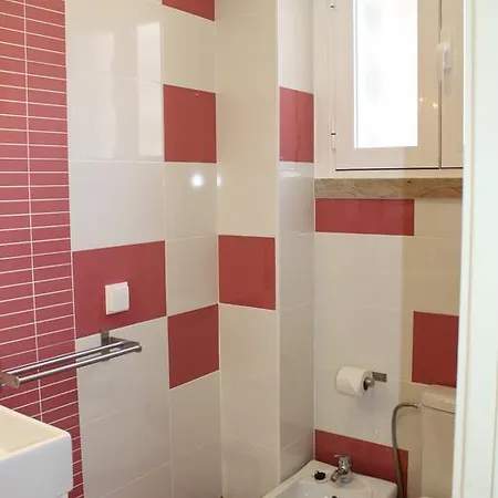 地铁阿拉米达住宅旅馆 *