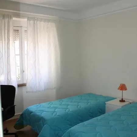 地铁阿拉米达住宅旅馆 * Lisboa