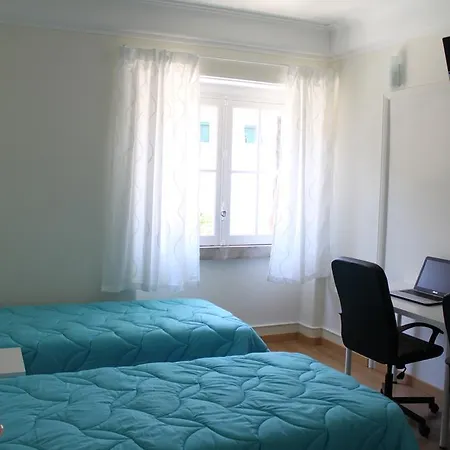 地铁阿拉米达住宅旅馆 * Lisboa